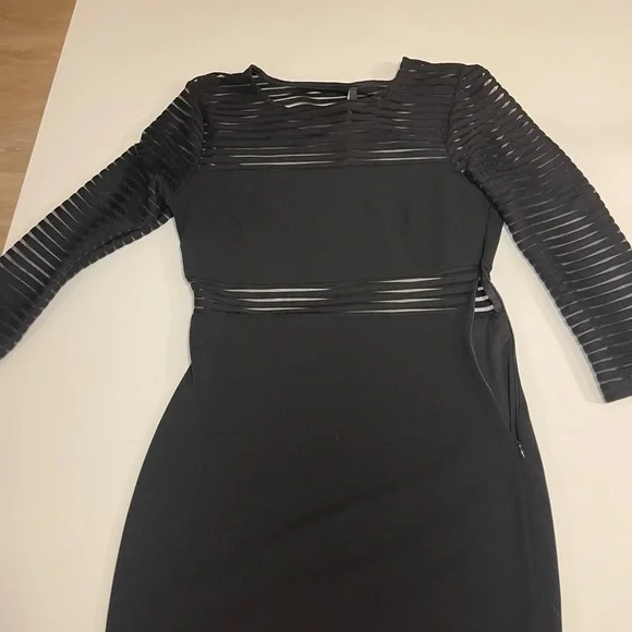 Black dress - Picture 1 of 2